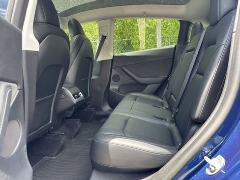 Used 2022 Tesla Model Y Performance image 15