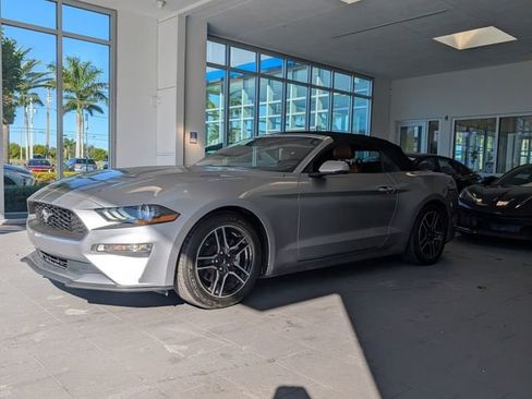 Used 2020 Ford Mustang Premium image 3