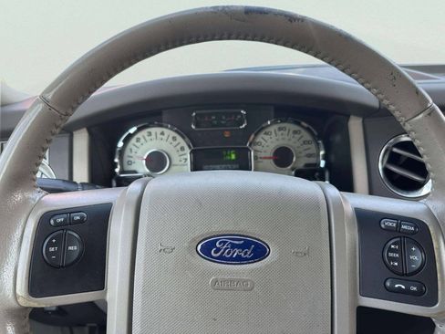 Used 2014 Ford Expedition XLT RWD image 29