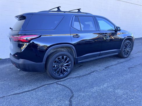 Used 2023 Chevrolet Traverse RS image 8