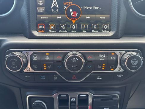 Certified 2021 Jeep Wrangler Unlimited Sahara w/ Cold Weather Group AWD/4WD image 24