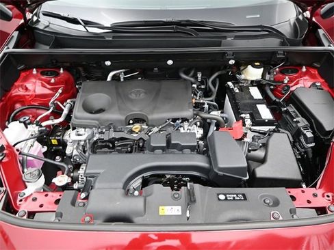 Used 2025 Toyota RAV4 XLE w/ Convenience Package image 18
