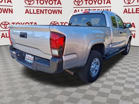 Used 2022 Toyota Tacoma SR RWD image 6