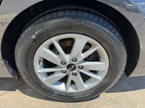 Used 2017 Kia Optima LX FWD image 7