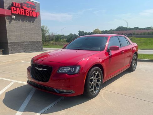 Used 2017 Chrysler 300 S AWD/4WD image 2