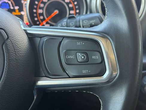 Used 2019 Jeep Wrangler Unlimited Sahara image 29