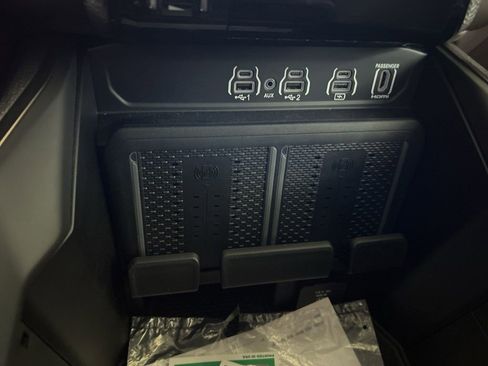 Used 2025 RAM 2500 Limited AWD/4WD image 53
