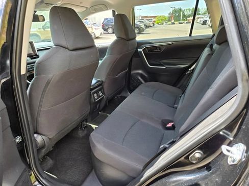 Used 2023 Toyota RAV4 LE AWD/4WD image 11