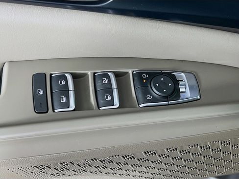 New 2026 Kia Carnival LXS FWD image 21