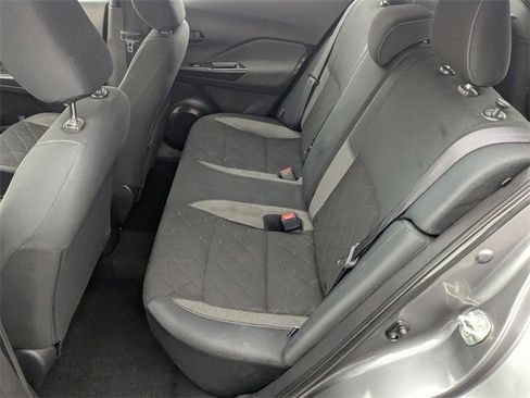 Used 2020 Nissan Kicks S image 17