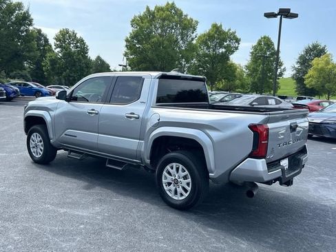 Used 2024 Toyota Tacoma SR5 AWD/4WD image 6