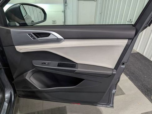 Used 2025 Volkswagen Taos SE image 26