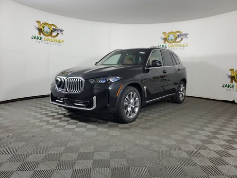New 2026 BMW X5 xDrive50e w/ Climate Comfort Package image 3
