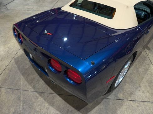 Used 2000 Chevrolet Corvette Convertible w/ Memory Pkg RWD image 34