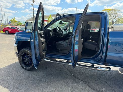 Used 2017 Chevrolet Silverado 1500 LT w/ All Star Edition AWD/4WD image 18