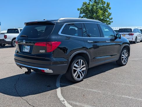 Used 2018 Honda Pilot Touring image 4