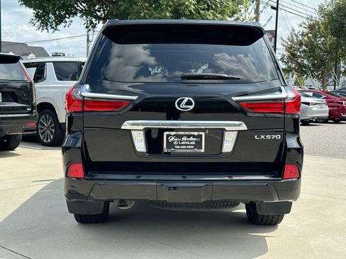 Used 2017 Lexus LX 570 4WD w/ Luxury Package image 7
