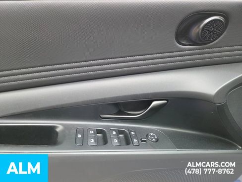 Used 2025 Hyundai Elantra Sport image 15