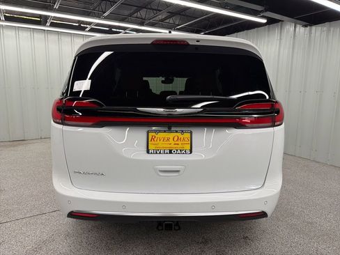 New 2026 Chrysler Pacifica Pinnacle w/ Trailer Tow Group image 5