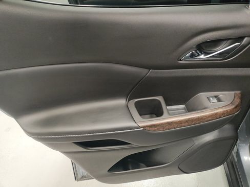 Used 2020 GMC Acadia Denali w/ LPO, Floor Liner Package image 30