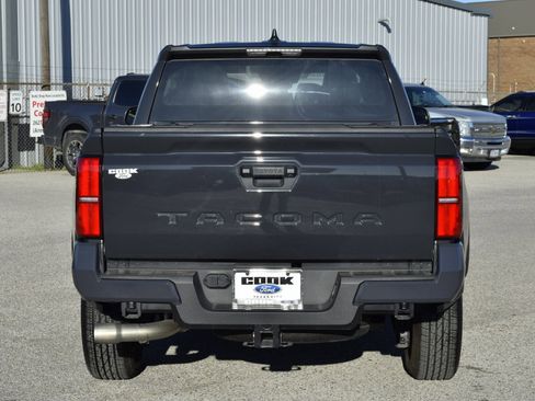 Used 2025 Toyota Tacoma SR5 image 9