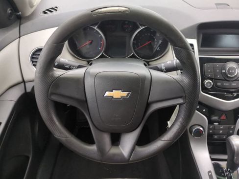 Used 2011 Chevrolet Cruze LS image 22
