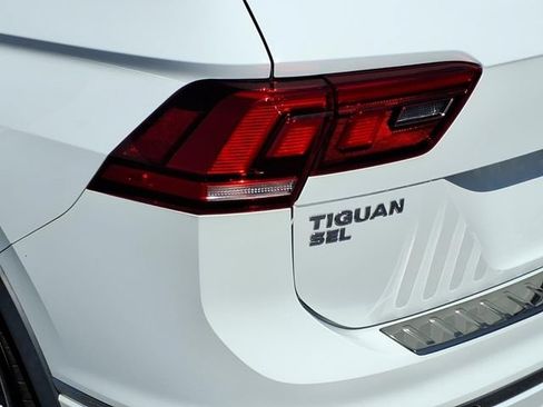 Used 2020 Volkswagen Tiguan SEL Premium R-Line AWD/4WD image 11