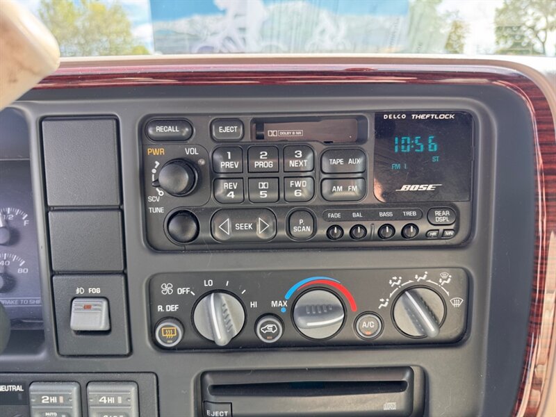 Used 2000 Cadillac Escalade 4WD image 17