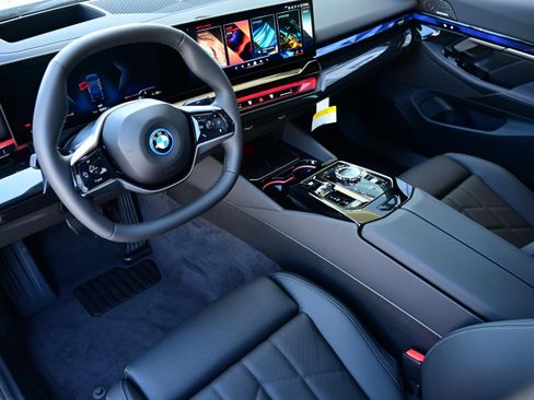 New 2026 BMW i5 eDrive40 w/ Executive Package image 10