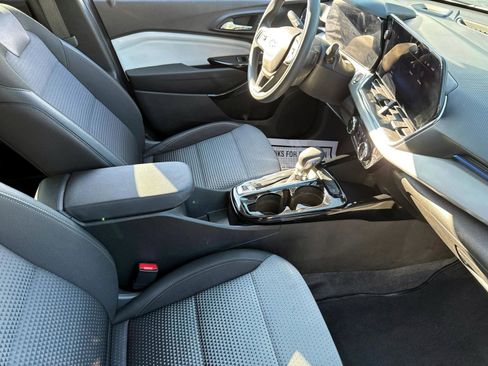 Certified 2025 Chevrolet Trax LT image 6