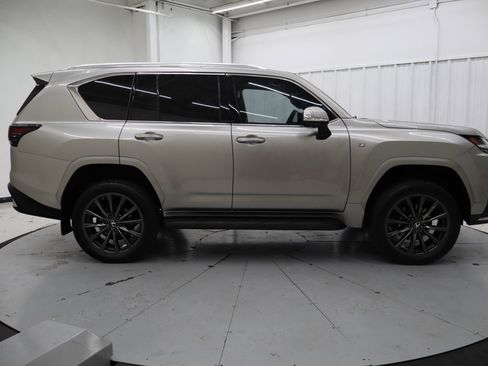 Used 2023 Lexus LX 600 F Sport image 2