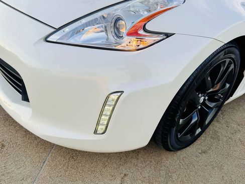Used 2017 Nissan 370Z Touring image 37