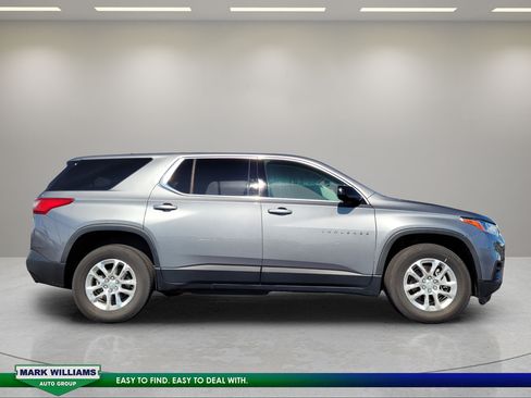 Used 2019 Chevrolet Traverse LS FWD image 2
