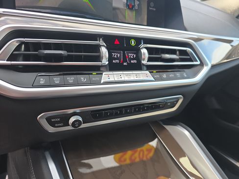 Used 2022 BMW X6 xDrive40i w/ M Sport Package image 26