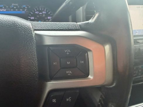 Used 2021 Ford F250 Lariat w/ Lariat Value Package AWD/4WD image 15