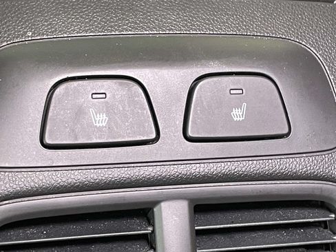 Used 2023 Buick Envision Avenir AWD/4WD image 21