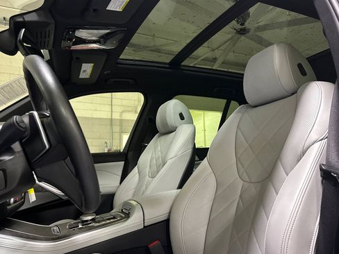 Used 2025 BMW X5 xDrive40i w/ Premium Package image 22