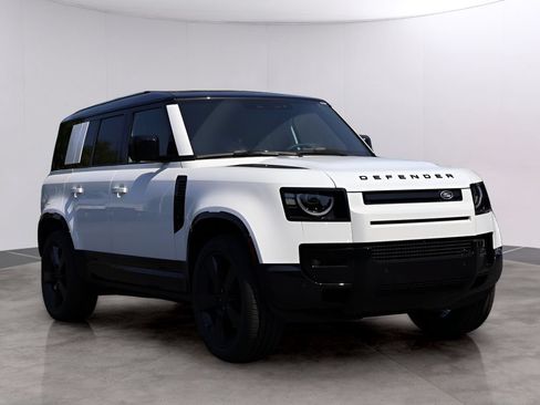 New 2026 Land Rover Defender 110 X-Dynamic SE AWD/4WD image 3