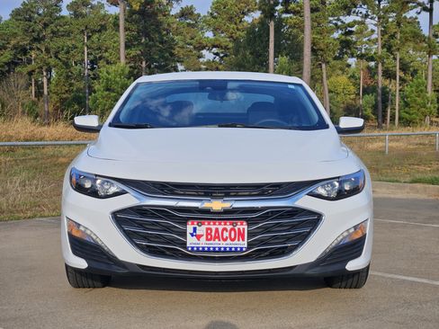 Used 2025 Chevrolet Malibu LT image 2