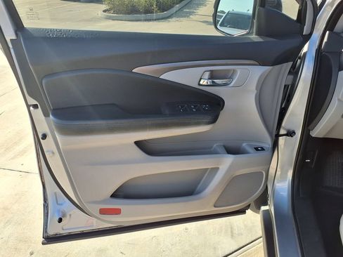 Used 2017 Honda Pilot EX image 14