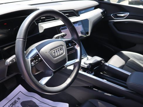 Used 2024 Audi Q8 e-tron Premium Plus w/ Premium Plus Package AWD/4WD image 10