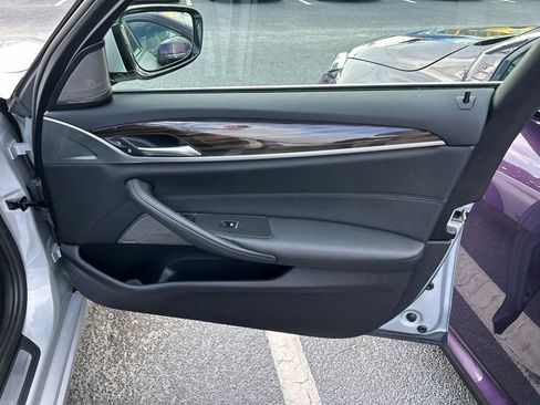 Used 2019 BMW 530i w/ Convenience Package RWD image 44