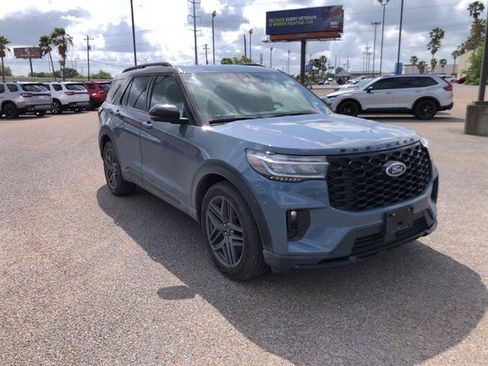Used 2025 Ford Explorer ST image 1