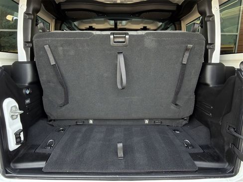 Used 2025 Jeep Wrangler Sport image 23