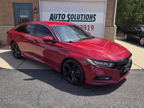 Used 2018 Honda Accord Sport image 2