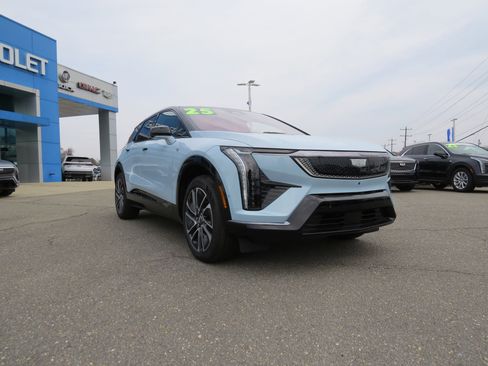 New 2026 Cadillac Optiq Sport 2 w/ LPO, Floor Liner Package image 21