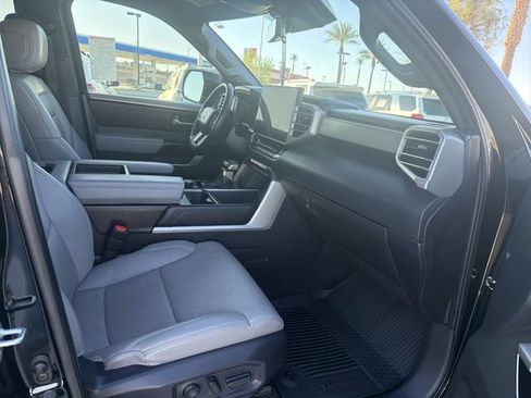 Used 2025 Toyota Tundra Limited AWD/4WD image 28