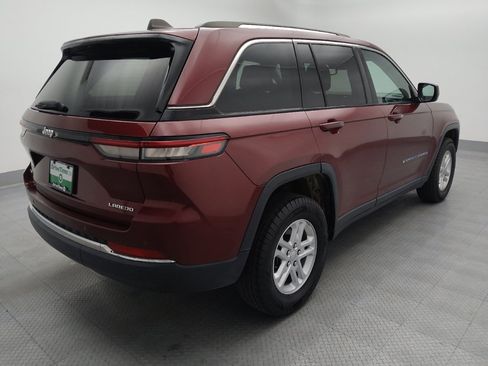 Used 2023 Jeep Grand Cherokee Laredo AWD/4WD image 9