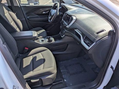 Used 2024 GMC Terrain SLE image 5