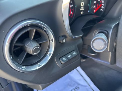 Used 2018 Chevrolet Camaro SS w/ LPO RS/SS Interior Package RWD image 15